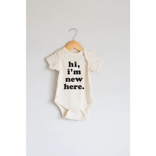 "Hi, I'm New Here" Organic Cotton Baby Bodysuit