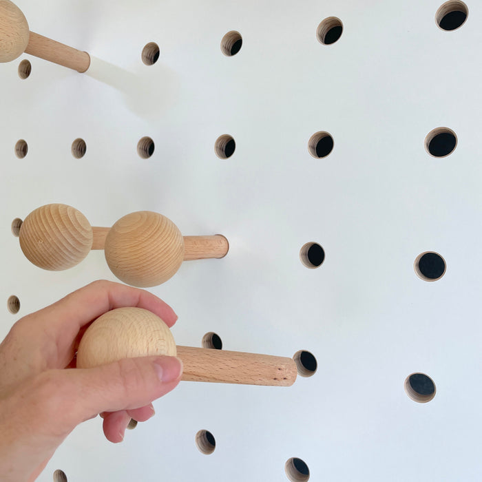 wooden pegs with round end for pegboard