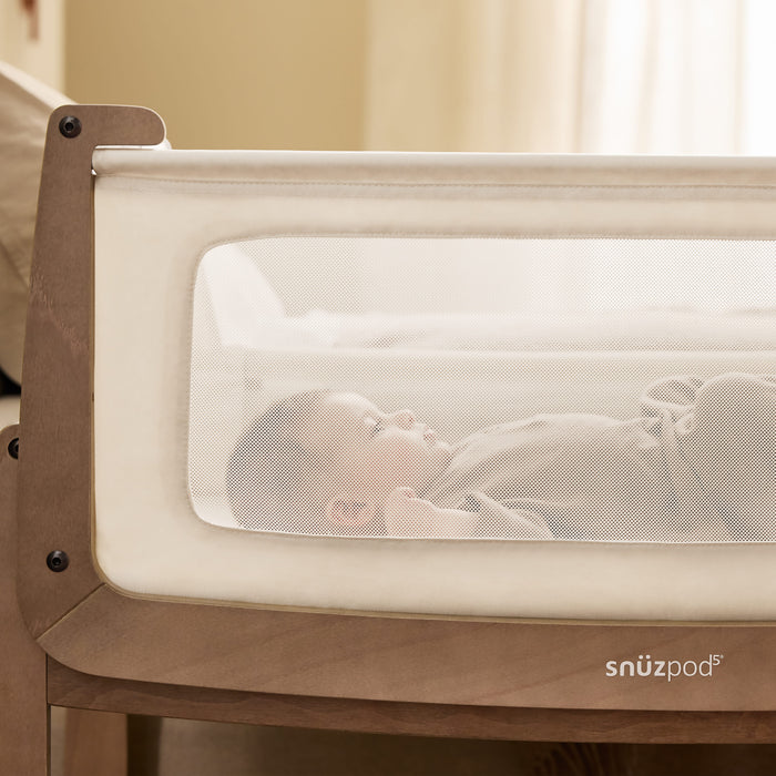 Snuz US SnuzPod5 Bedside Bassinet Walnut SnuzPod5 Bedside Bassinet Walnut