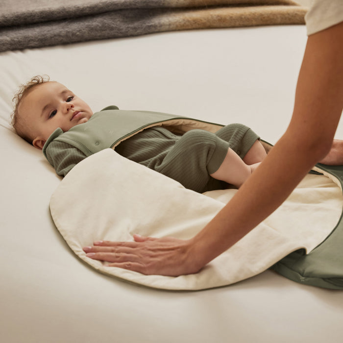 Snuz US Sleeping Bag SnuzPouch 0-6 months, 2.5 Tog Sleeping Bag - Sage Cross SnuzPouch 0-6 months, 2.5 Tog Sleeping Bag - Sage Cross